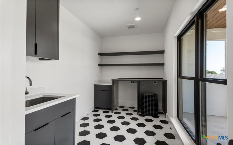 1000 Southlake Ranch Road, Georgetown, TX 78628, 6 Bedrooms Bedrooms, ,5 BathroomsBathrooms,Residential,For Sale,1000 Southlake Ranch Road,582612
