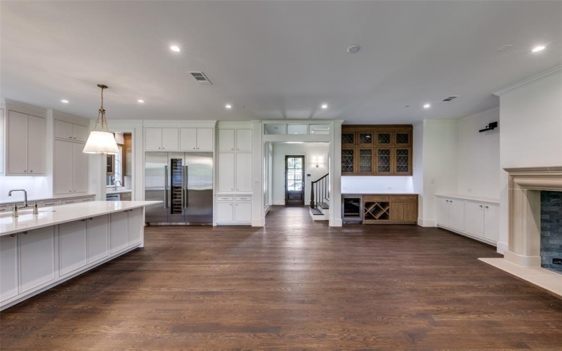 7538 Centenary Avenue, Dallas, TX 75225, 5 Bedrooms Bedrooms, ,6 BathroomsBathrooms,Residential,For Sale,7538 Centenary Avenue,20917687