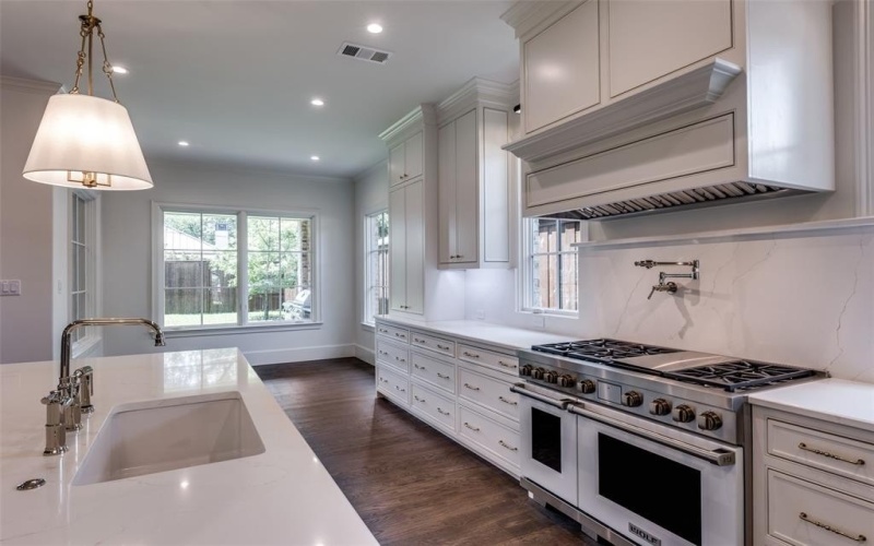 7538 Centenary Avenue, Dallas, TX 75225, 5 Bedrooms Bedrooms, ,6 BathroomsBathrooms,Residential,For Sale,7538 Centenary Avenue,20917687