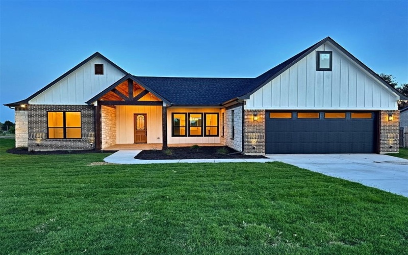 8236 Kelly Lane, Alvarado, TX 76009, 4 Bedrooms Bedrooms, ,2 BathroomsBathrooms,Residential,For Sale,8236 Kelly Lane,20943104