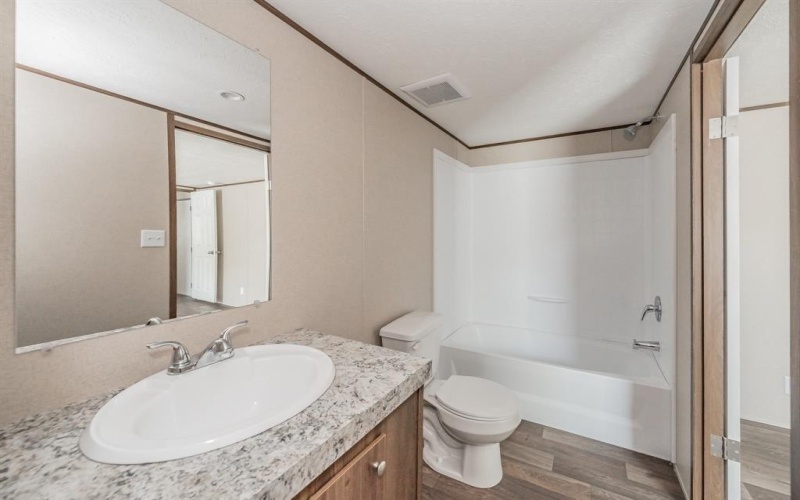 12 Meadow Pond Court, Bridgeport, TX 76426, 3 Habitaciones Habitaciones , ,2 BañosBaños,Residential,En Venta,12 Meadow Pond Court,20955126
