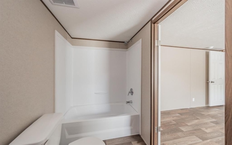 12 Meadow Pond Court, Bridgeport, TX 76426, 3 Habitaciones Habitaciones , ,2 BañosBaños,Residential,En Venta,12 Meadow Pond Court,20955126