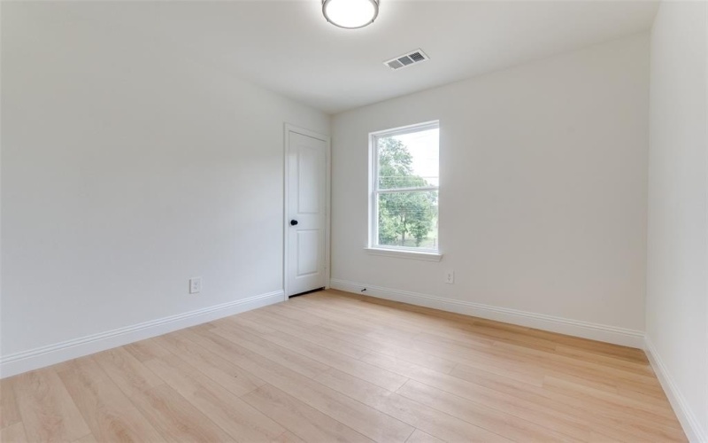 1619 E Woodin Boulevard, Dallas, TX 75203, 4 Bedrooms Bedrooms, ,2 BathroomsBathrooms,Residential,For Sale,1619 E Woodin Boulevard,20960106