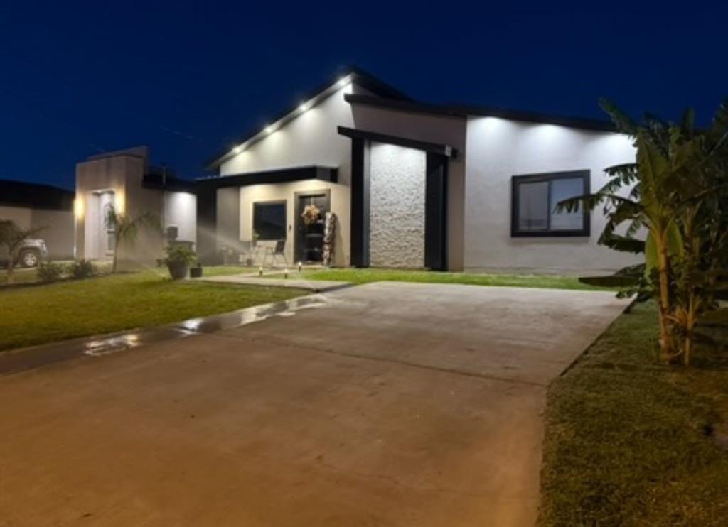 1042 COLON, Eagle Pass, TX 78852, 3 Bedrooms Bedrooms, ,2 BathroomsBathrooms,Residential Lease,For Rent,1042 COLON,81327