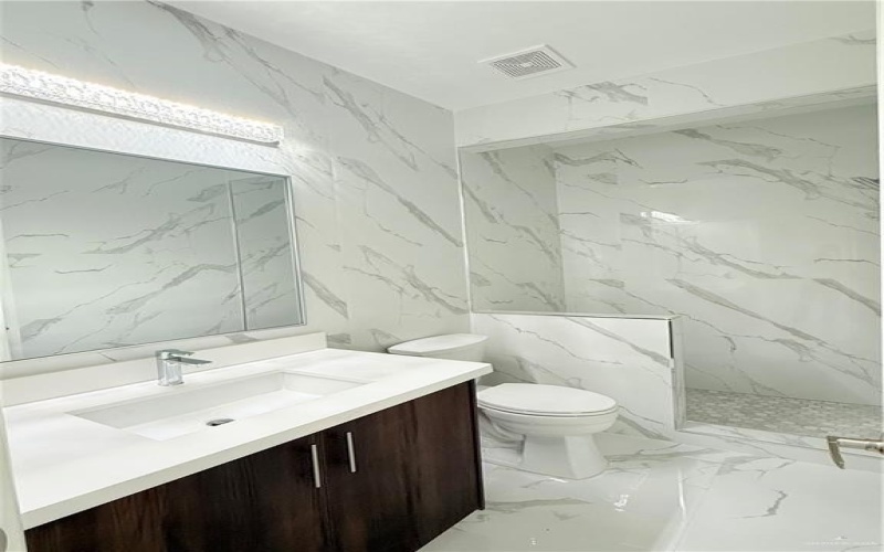 3018 S K Center Street #2, McAllen, TX 78503, 3 Bedrooms Bedrooms, ,2 BathroomsBathrooms,Residential Lease,For Rent,3018 S K Center Street,473319
