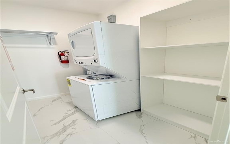 3018 S K Center Street #2, McAllen, TX 78503, 3 Bedrooms Bedrooms, ,2 BathroomsBathrooms,Residential Lease,For Rent,3018 S K Center Street,473319