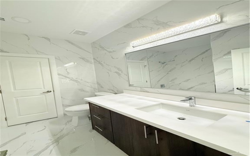 3018 S K Center Street #2, McAllen, TX 78503, 3 Bedrooms Bedrooms, ,2 BathroomsBathrooms,Residential Lease,For Rent,3018 S K Center Street,473319