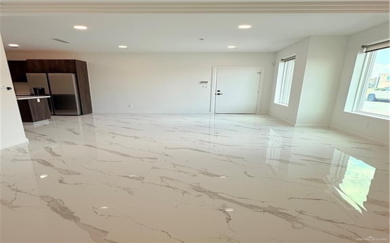 3018 S K Center Street #2, McAllen, TX 78503, 3 Bedrooms Bedrooms, ,2 BathroomsBathrooms,Residential Lease,For Rent,3018 S K Center Street,473319