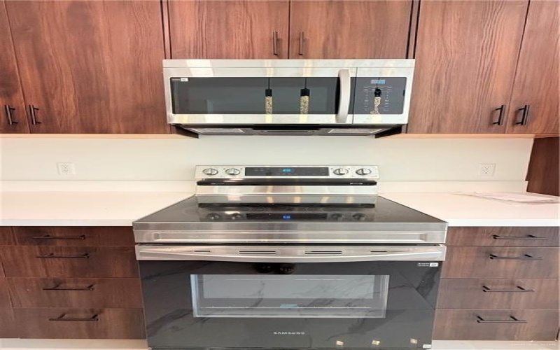 3018 S K Center Street #2, McAllen, TX 78503, 3 Bedrooms Bedrooms, ,2 BathroomsBathrooms,Residential Lease,For Rent,3018 S K Center Street,473319
