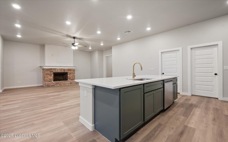 10703 Beaufort Avenue, Lubbock, TX 79424, 4 Habitaciones Habitaciones , ,3 BañosBaños,Residential,En Venta,10703 Beaufort Avenue,202555990