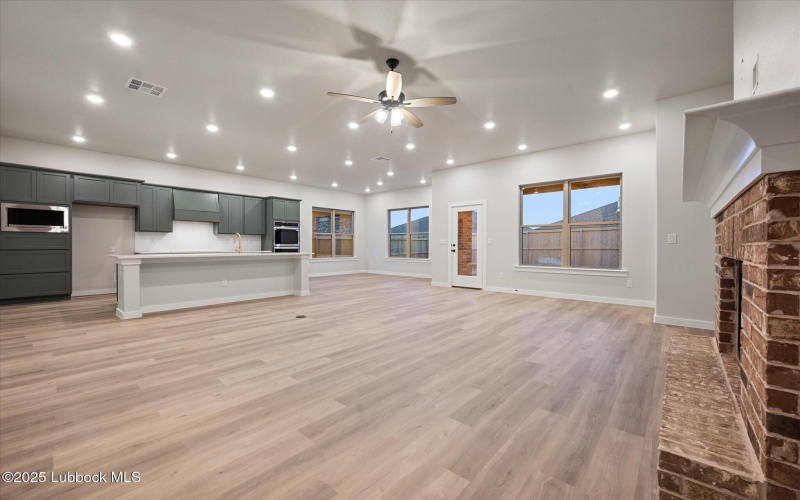 10703 Beaufort Avenue, Lubbock, TX 79424, 4 Habitaciones Habitaciones , ,3 BañosBaños,Residential,En Venta,10703 Beaufort Avenue,202555990