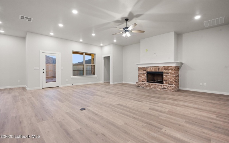 10703 Beaufort Avenue, Lubbock, TX 79424, 4 Habitaciones Habitaciones , ,3 BañosBaños,Residential,En Venta,10703 Beaufort Avenue,202555990