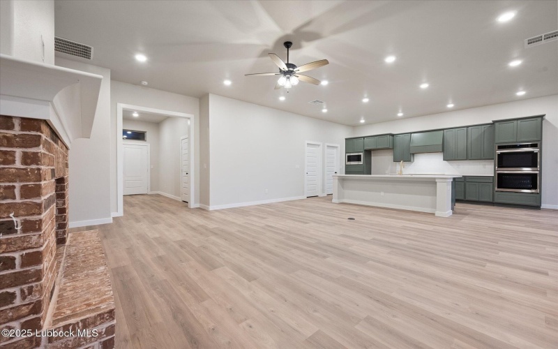 10703 Beaufort Avenue, Lubbock, TX 79424, 4 Habitaciones Habitaciones , ,3 BañosBaños,Residential,En Venta,10703 Beaufort Avenue,202555990