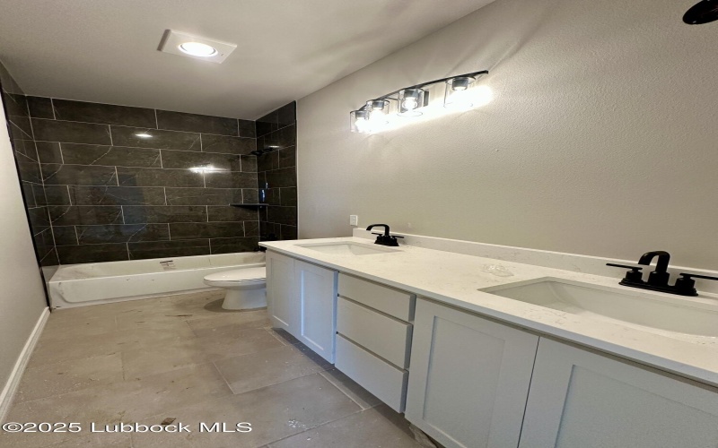 2811 133rd Street, Lubbock, TX 79423, 4 Habitaciones Habitaciones , ,3 BañosBaños,Residential,En Venta,2811 133rd Street,202555999