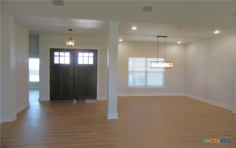 5244 Camargue Drive, Belton, TX 76513, 4 Bedrooms Bedrooms, ,3 BathroomsBathrooms,Residential,For Sale,5244 Camargue Drive,581121
