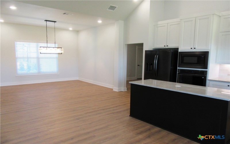 5244 Camargue Drive, Belton, TX 76513, 4 Bedrooms Bedrooms, ,3 BathroomsBathrooms,Residential,For Sale,5244 Camargue Drive,581121