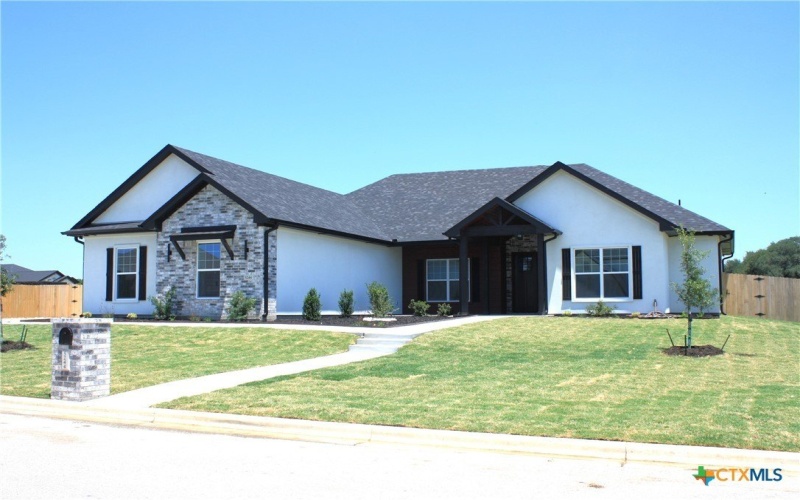 5244 Camargue Drive, Belton, TX 76513, 4 Bedrooms Bedrooms, ,3 BathroomsBathrooms,Residential,For Sale,5244 Camargue Drive,581121