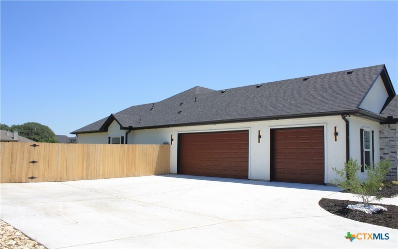 5244 Camargue Drive, Belton, TX 76513, 4 Bedrooms Bedrooms, ,3 BathroomsBathrooms,Residential,For Sale,5244 Camargue Drive,581121