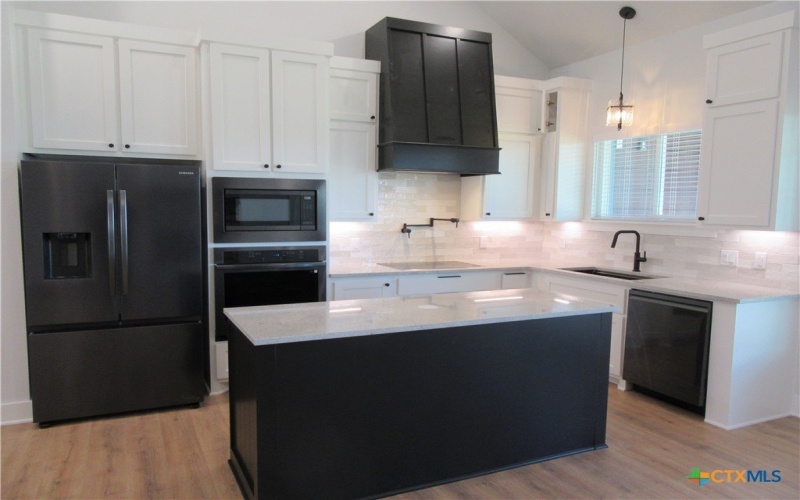 5244 Camargue Drive, Belton, TX 76513, 4 Bedrooms Bedrooms, ,3 BathroomsBathrooms,Residential,For Sale,5244 Camargue Drive,581121