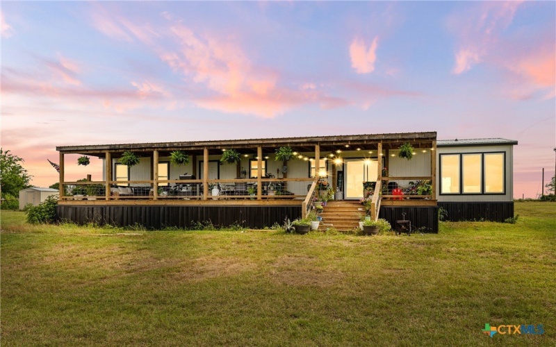 744 E Wiedemann Road, Flatonia, TX 78941, 4 Habitaciones Habitaciones , ,2 BañosBaños,Residential,En Venta,744 E Wiedemann Road,582580
