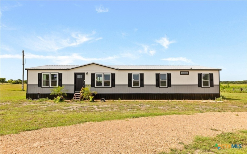 744 E Wiedemann Road, Flatonia, TX 78941, 4 Habitaciones Habitaciones , ,2 BañosBaños,Residential,En Venta,744 E Wiedemann Road,582580