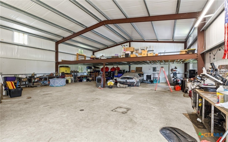 744 E Wiedemann Road, Flatonia, TX 78941, 4 Habitaciones Habitaciones , ,2 BañosBaños,Residential,En Venta,744 E Wiedemann Road,582580