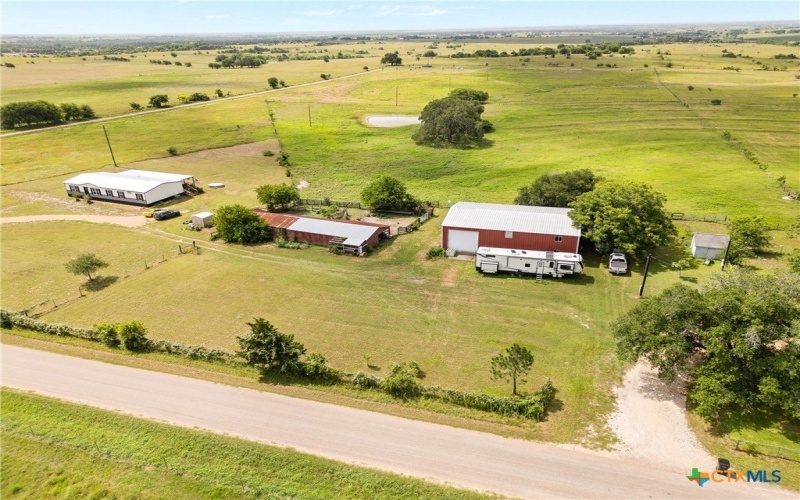 744 E Wiedemann Road, Flatonia, TX 78941, 4 Habitaciones Habitaciones , ,2 BañosBaños,Residential,En Venta,744 E Wiedemann Road,582580