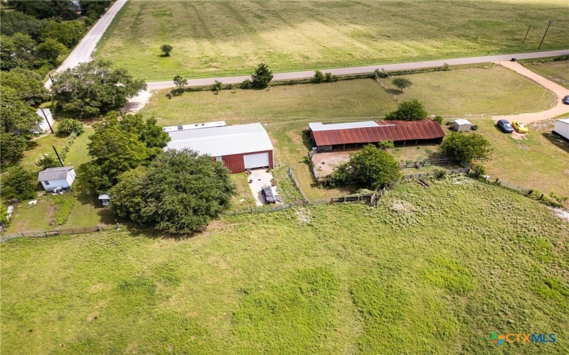 744 E Wiedemann Road, Flatonia, TX 78941, 4 Habitaciones Habitaciones , ,2 BañosBaños,Residential,En Venta,744 E Wiedemann Road,582580