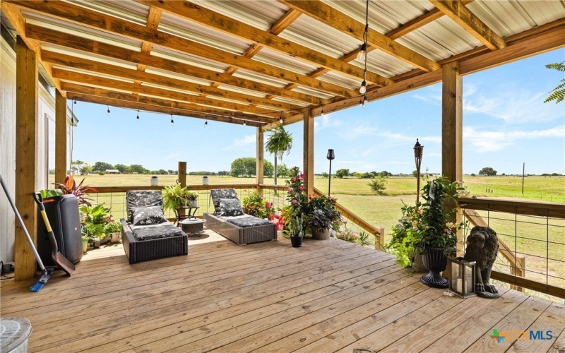 744 E Wiedemann Road, Flatonia, TX 78941, 4 Habitaciones Habitaciones , ,2 BañosBaños,Residential,En Venta,744 E Wiedemann Road,582580