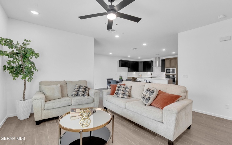 13868 Carolina Ponce Avenue, Horizon City, TX 79928, 4 Bedrooms Bedrooms, ,2 BathroomsBathrooms,Residential,For Sale,13868 Carolina Ponce Avenue,924255