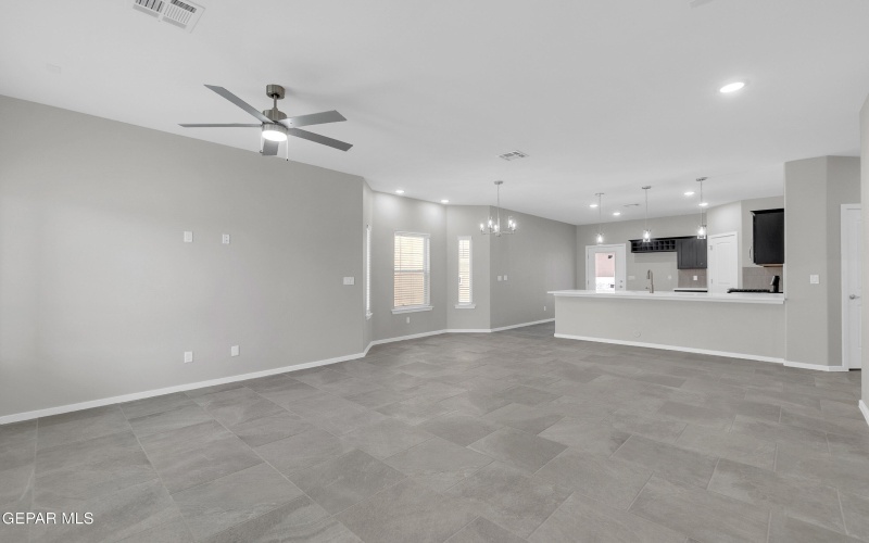 1445 Summer Storm Place, El Paso, TX 79928, 4 Bedrooms Bedrooms, ,2 BathroomsBathrooms,Residential,For Sale,1445 Summer Storm Place,924266