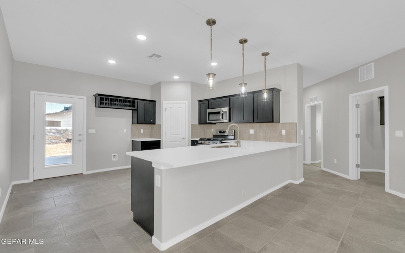 1445 Summer Storm Place, El Paso, TX 79928, 4 Bedrooms Bedrooms, ,2 BathroomsBathrooms,Residential,For Sale,1445 Summer Storm Place,924266