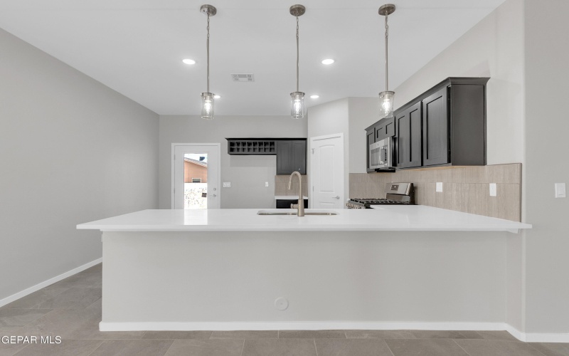 1445 Summer Storm Place, El Paso, TX 79928, 4 Bedrooms Bedrooms, ,2 BathroomsBathrooms,Residential,For Sale,1445 Summer Storm Place,924266