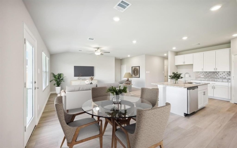 240 Canyon Oaks Drive, Greenville, TX 75402, 3 Habitaciones Habitaciones , ,2 BañosBaños,Residential,En Venta,240 Canyon Oaks Drive,20867637