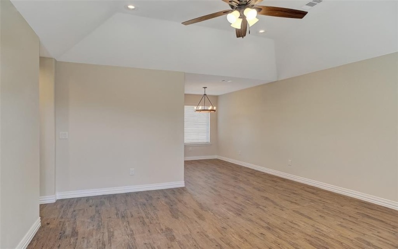 925 N Barrett Avenue, Denison, TX 75020, 3 Habitaciones Habitaciones , ,2 BañosBaños,Residential Lease,En Alquiler,925 N Barrett Avenue,20964272