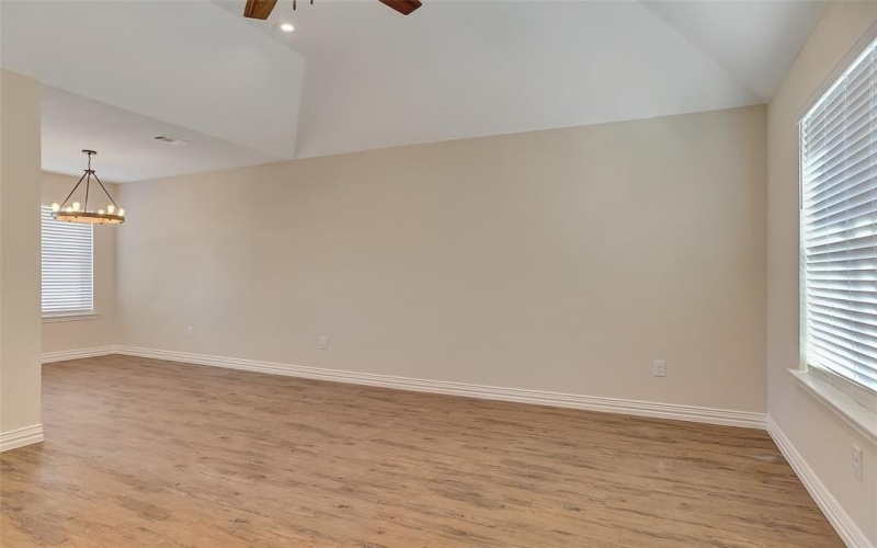 925 N Barrett Avenue, Denison, TX 75020, 3 Habitaciones Habitaciones , ,2 BañosBaños,Residential Lease,En Alquiler,925 N Barrett Avenue,20964272