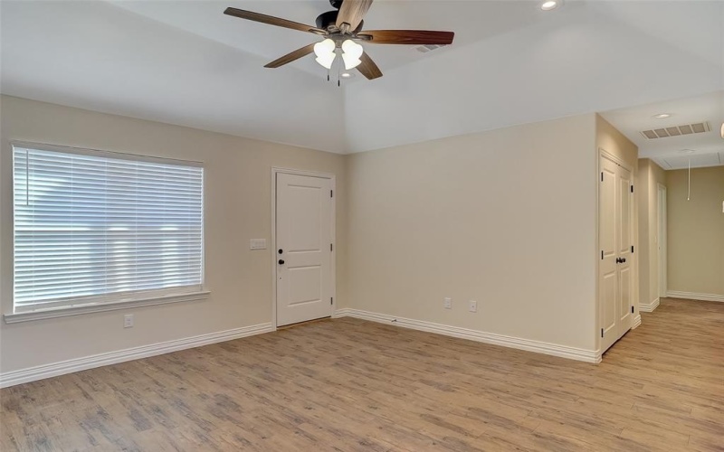 925 N Barrett Avenue, Denison, TX 75020, 3 Habitaciones Habitaciones , ,2 BañosBaños,Residential Lease,En Alquiler,925 N Barrett Avenue,20964272
