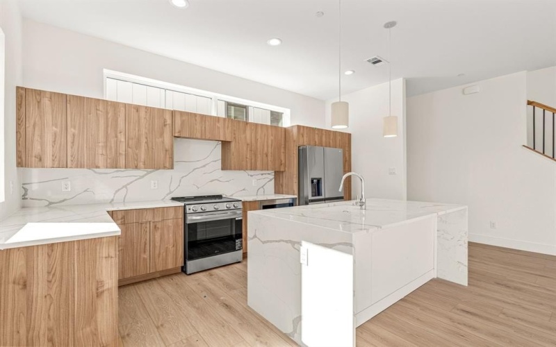 2206 Arroyo Avenue #403, Dallas, TX 75219, 2 Bedrooms Bedrooms, ,2 BathroomsBathrooms,Residential Lease,For Rent,2206 Arroyo Avenue,20964288