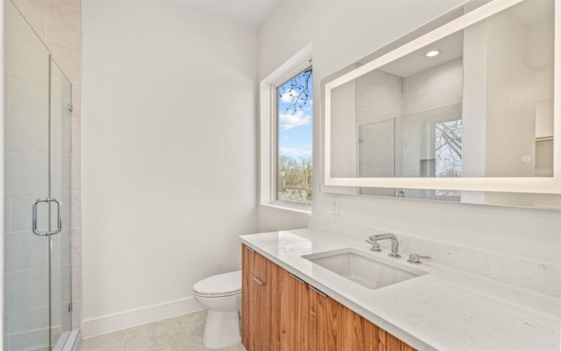 2206 Arroyo Avenue #403, Dallas, TX 75219, 2 Bedrooms Bedrooms, ,2 BathroomsBathrooms,Residential Lease,For Rent,2206 Arroyo Avenue,20964288