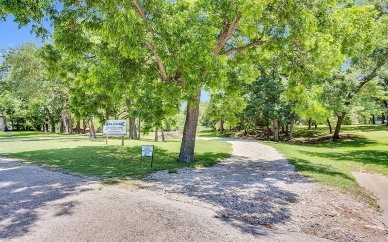 5426 Highview Drive, Granbury, TX 76048, 3 Bedrooms Bedrooms, ,2 BathroomsBathrooms,Residential,For Sale,5426 Highview Drive,20963158