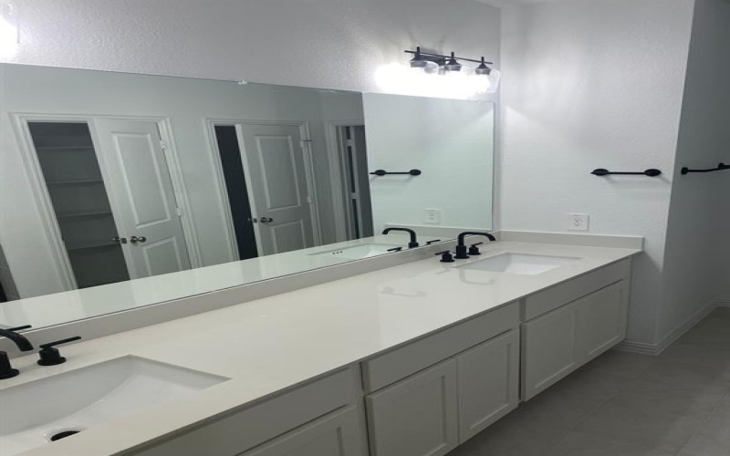 1613 Pine valley Drive, Fort Worth, TX 76052, 4 Bedrooms Bedrooms, ,2 BathroomsBathrooms,Residential Lease,For Rent,1613 Pine valley Drive,20963324