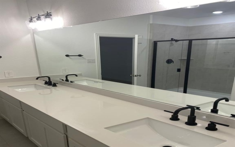 1613 Pine valley Drive, Fort Worth, TX 76052, 4 Bedrooms Bedrooms, ,2 BathroomsBathrooms,Residential Lease,For Rent,1613 Pine valley Drive,20963324