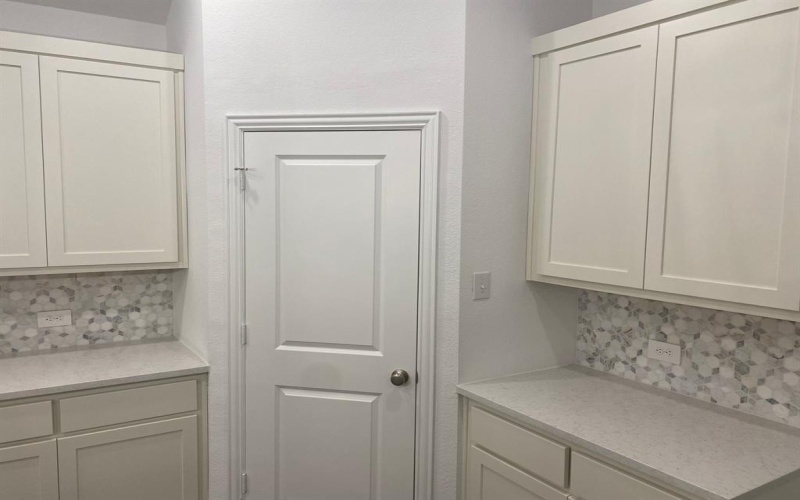 1613 Pine valley Drive, Fort Worth, TX 76052, 4 Bedrooms Bedrooms, ,2 BathroomsBathrooms,Residential Lease,For Rent,1613 Pine valley Drive,20963324