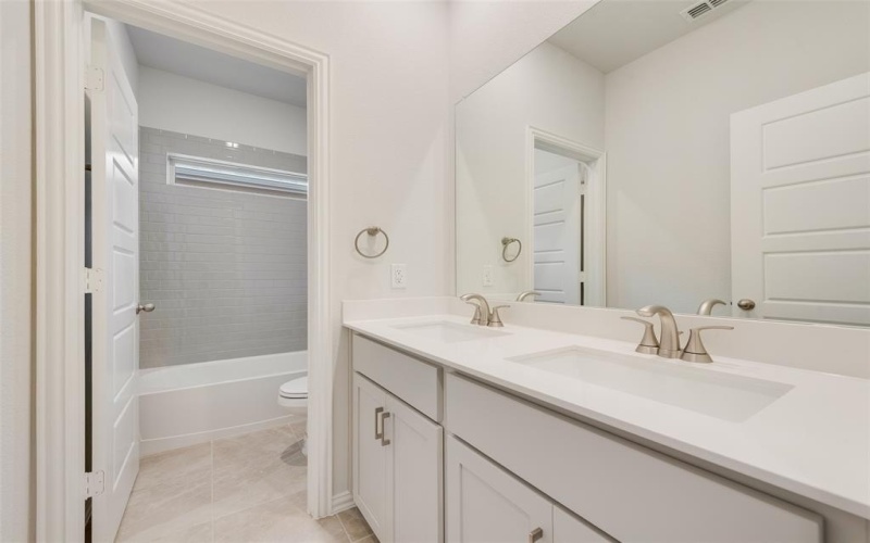 1112 Redcoat Drive, Forney, TX 75126, 4 Bedrooms Bedrooms, ,2 BathroomsBathrooms,Residential,For Sale,1112 Redcoat Drive,20963326
