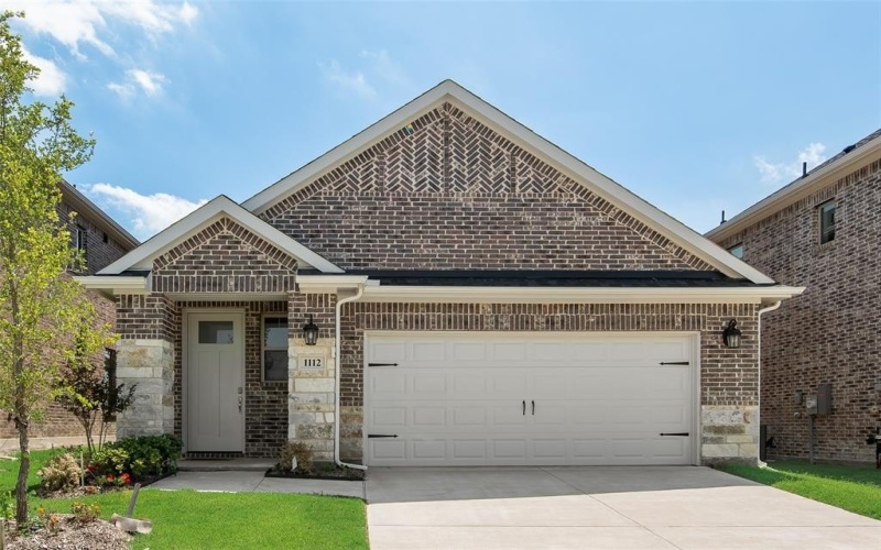 1112 Redcoat Drive, Forney, TX 75126, 4 Bedrooms Bedrooms, ,2 BathroomsBathrooms,Residential,For Sale,1112 Redcoat Drive,20963326