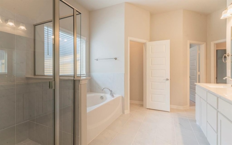 208 Painted Trail, Forney, TX 75126, 5 Habitaciones Habitaciones , ,2 BañosBaños,Residential Lease,En Alquiler,208 Painted Trail,20963491