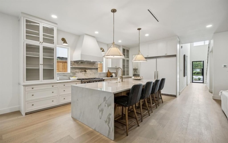 6244 Richmond Avenue, Dallas, TX 75214, 6 Bedrooms Bedrooms, ,7 BathroomsBathrooms,Residential,For Sale,6244 Richmond Avenue,20963672