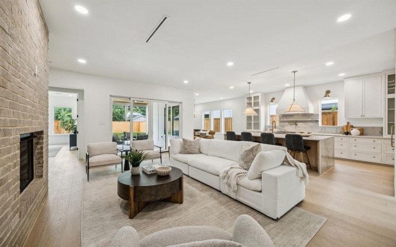 6244 Richmond Avenue, Dallas, TX 75214, 6 Bedrooms Bedrooms, ,7 BathroomsBathrooms,Residential,For Sale,6244 Richmond Avenue,20963672