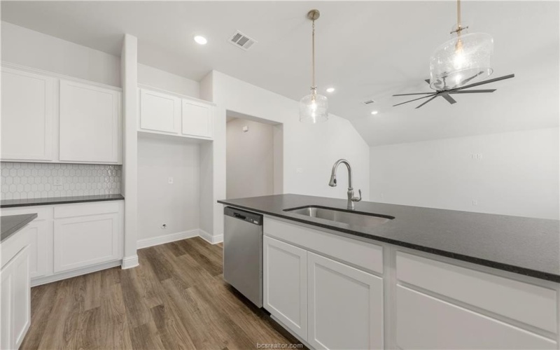 6206 Southern Cross Drive, College Station, TX 77845, 3 Bedrooms Bedrooms, ,2 BathroomsBathrooms,Residential,For Sale,6206 Southern Cross Drive,24008967