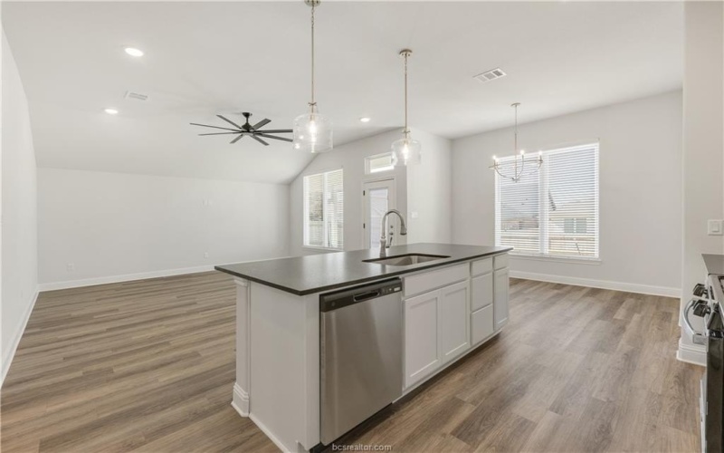 6206 Southern Cross Drive, College Station, TX 77845, 3 Bedrooms Bedrooms, ,2 BathroomsBathrooms,Residential,For Sale,6206 Southern Cross Drive,24008967